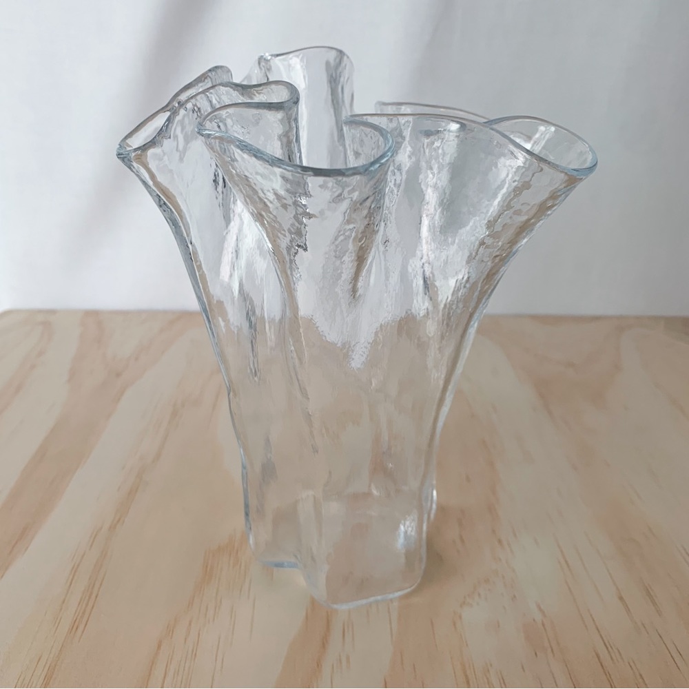 Ruffle Handkerchief Clear Vase